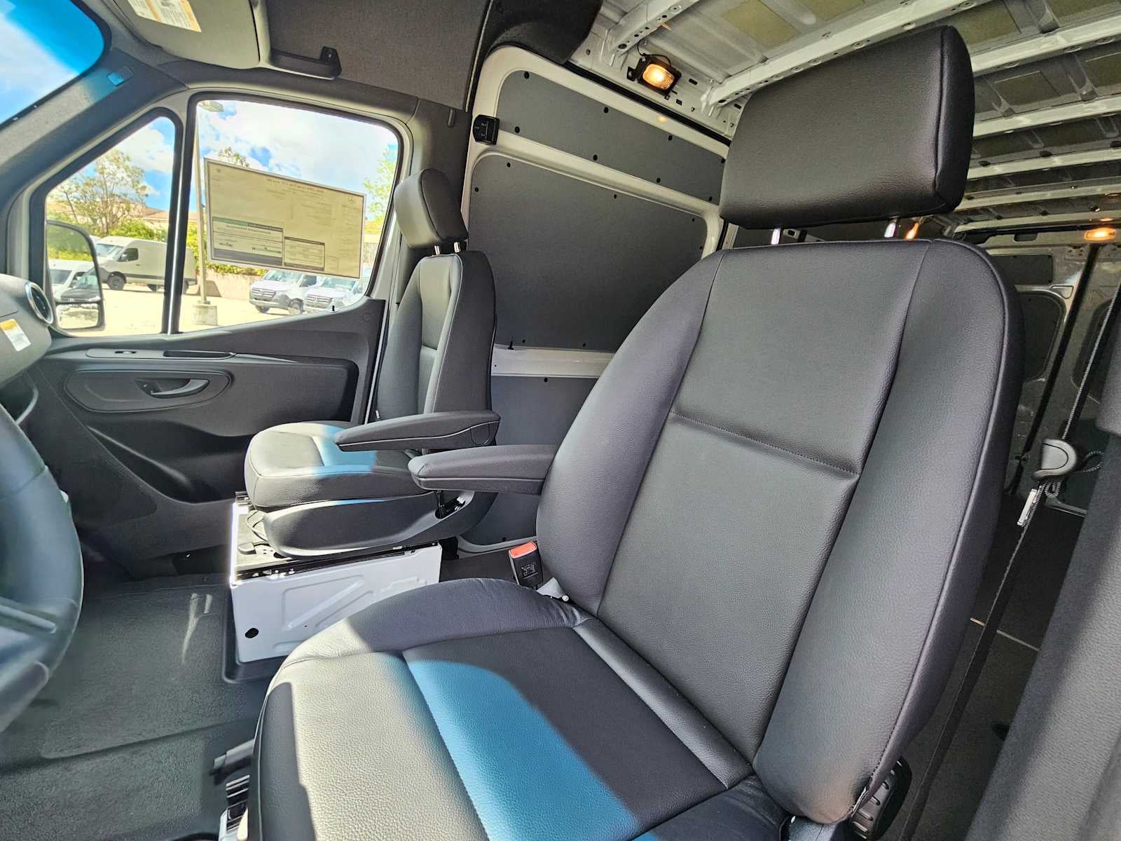 2026 Mercedes-Benz Sprinter 2500 High Roof I4 Diesel HO 170 RWD