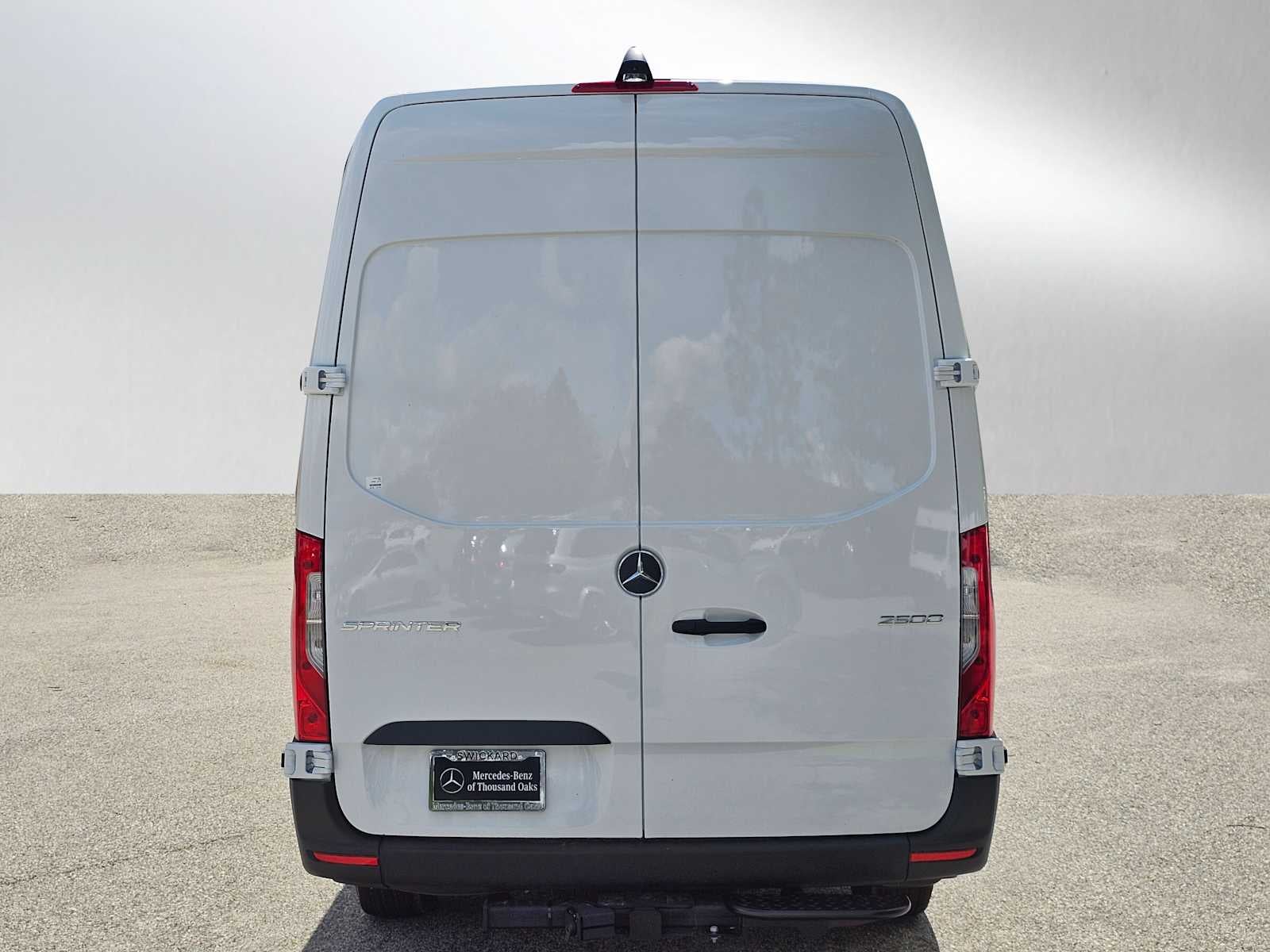 2026 Mercedes-Benz Sprinter 2500 High Roof I4 Diesel HO 170 RWD