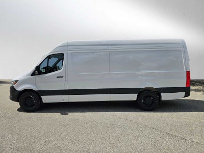 2026 Mercedes-Benz Sprinter 2500 High Roof I4 Diesel HO 170 RWD