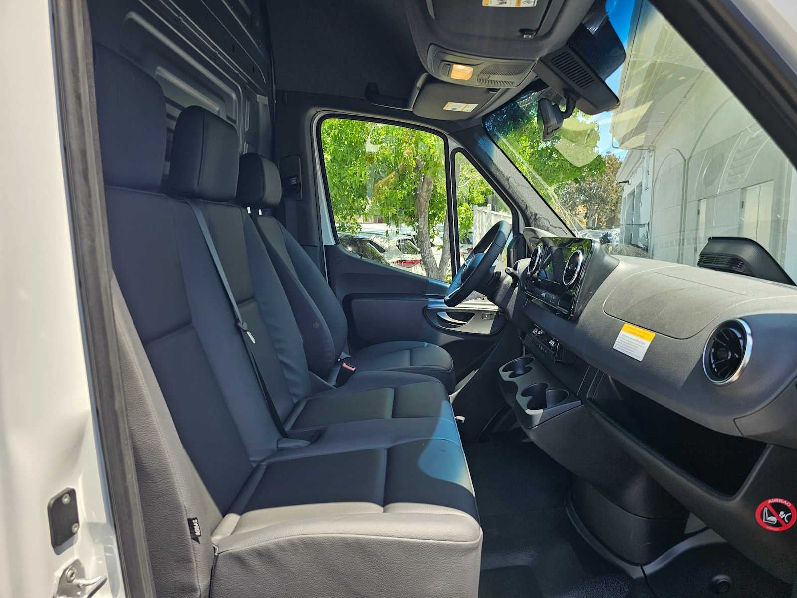 2026 Mercedes-Benz Sprinter 2500 High Roof I4 Diesel HO 170 RWD