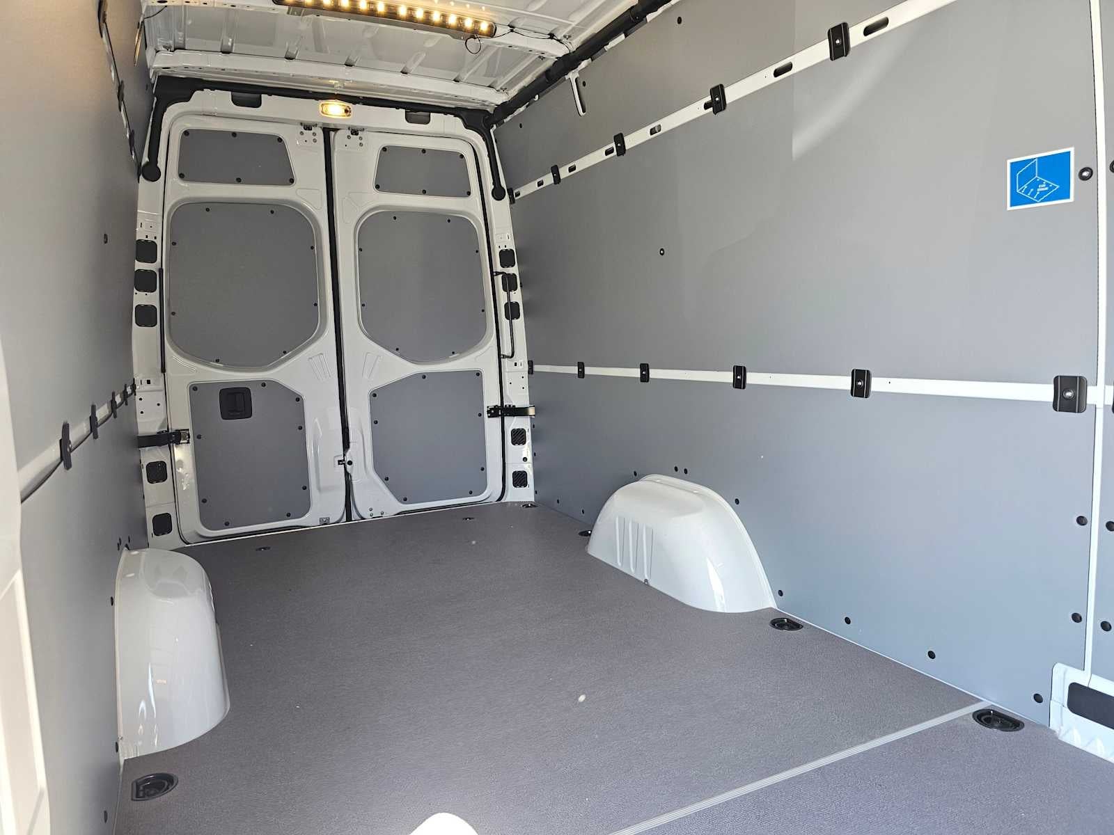 2026 Mercedes-Benz Sprinter 2500 High Roof I4 Diesel HO 170 RWD