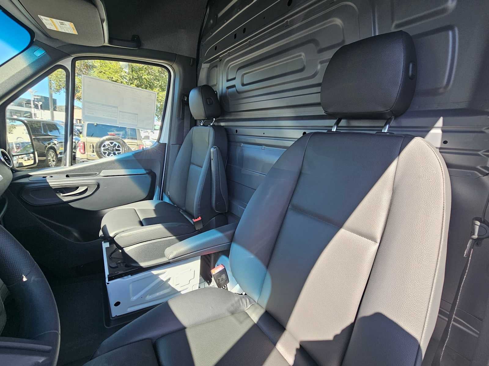 2026 Mercedes-Benz Sprinter Cargo 2500 High Roof I4 Diesel HO 170 RWD
