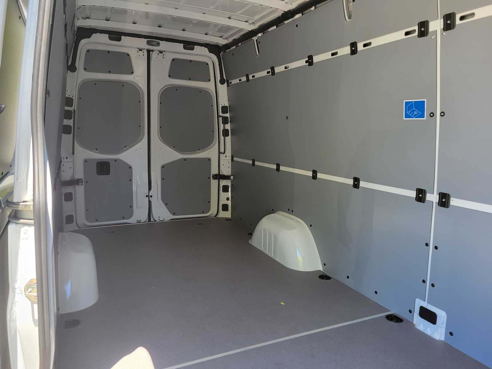 2026 Mercedes-Benz Sprinter 2500 High Roof I4 Diesel HO 170 RWD