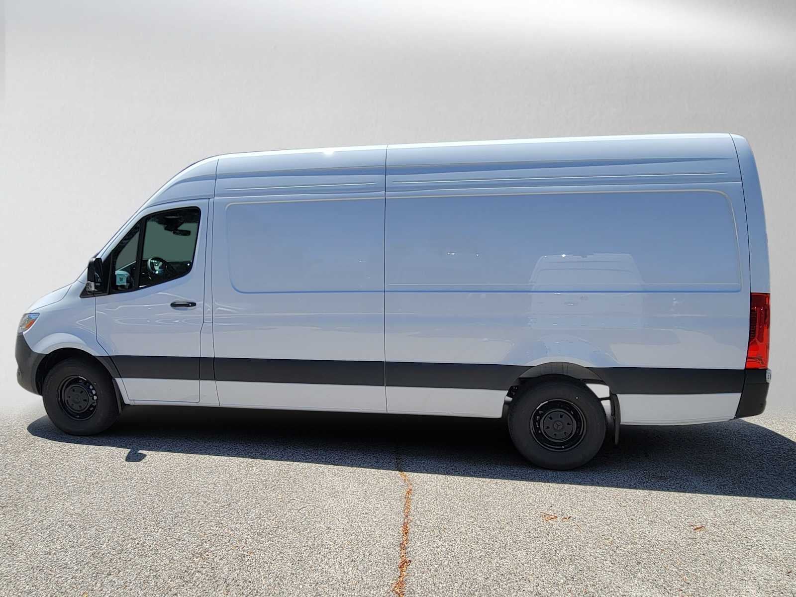 2026 Mercedes-Benz Sprinter 2500 High Roof I4 Diesel HO 170 RWD