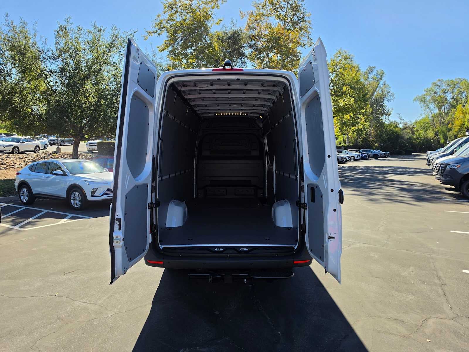2026 Mercedes-Benz Sprinter Cargo 2500 High Roof I4 Diesel HO 170 RWD