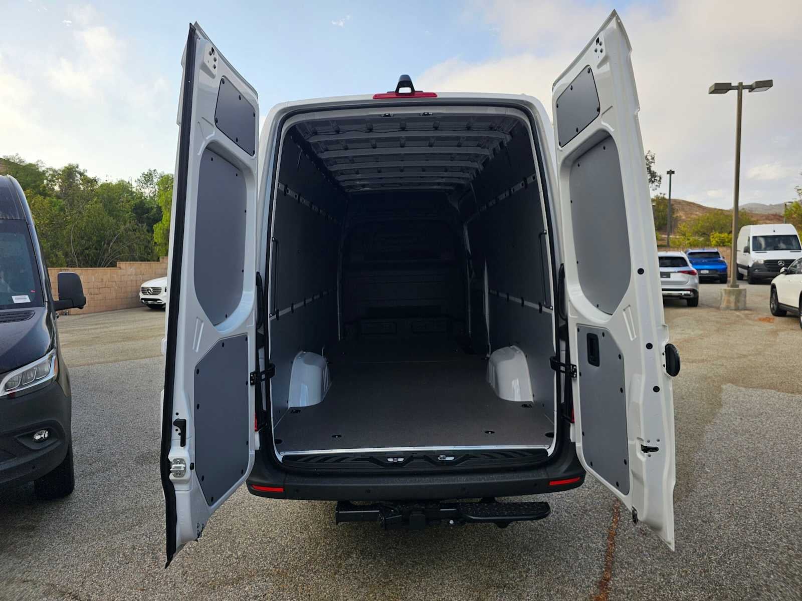 2026 Mercedes-Benz Sprinter Cargo 2500 High Roof I4 Diesel HO 170 RWD