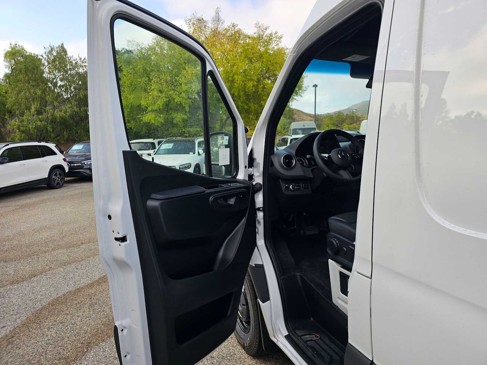 2026 Mercedes-Benz Sprinter Cargo 2500 High Roof I4 Diesel HO 170 RWD