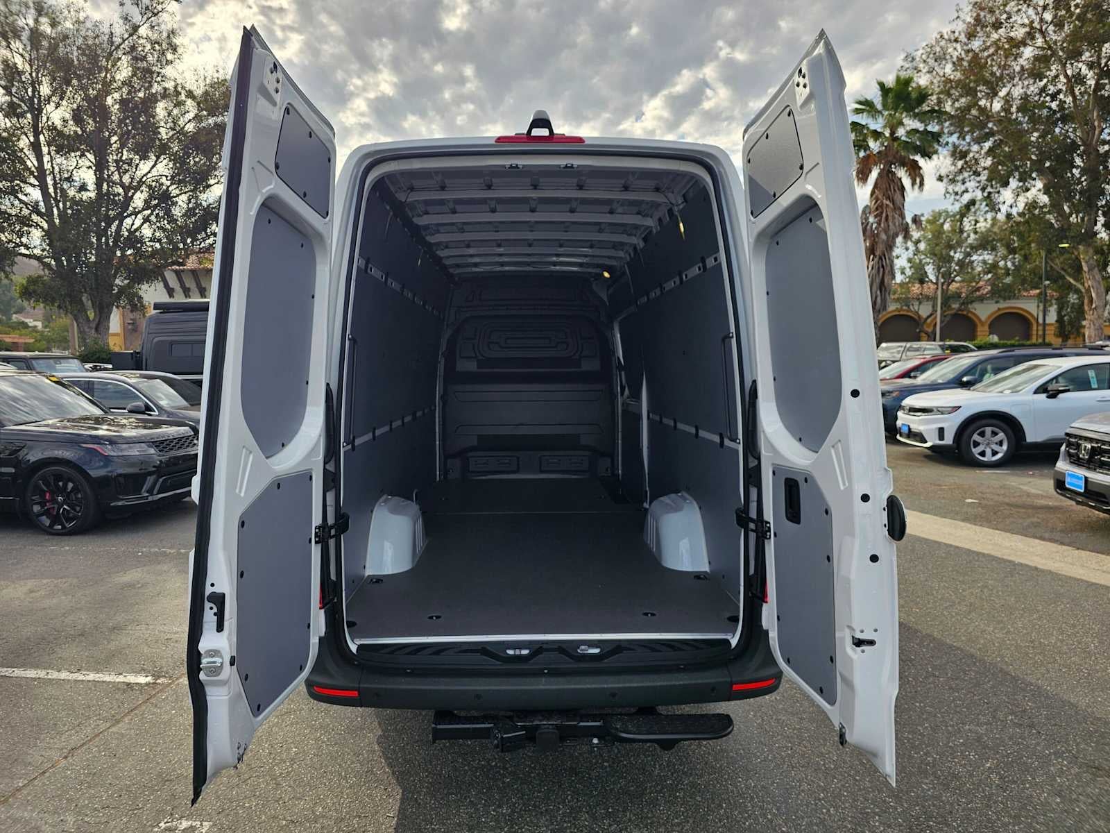 2026 Mercedes-Benz Sprinter Cargo 2500 High Roof I4 Diesel HO 170 RWD