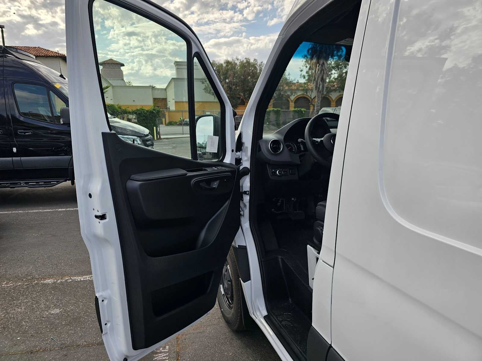 2026 Mercedes-Benz Sprinter Cargo 2500 High Roof I4 Diesel HO 170 RWD