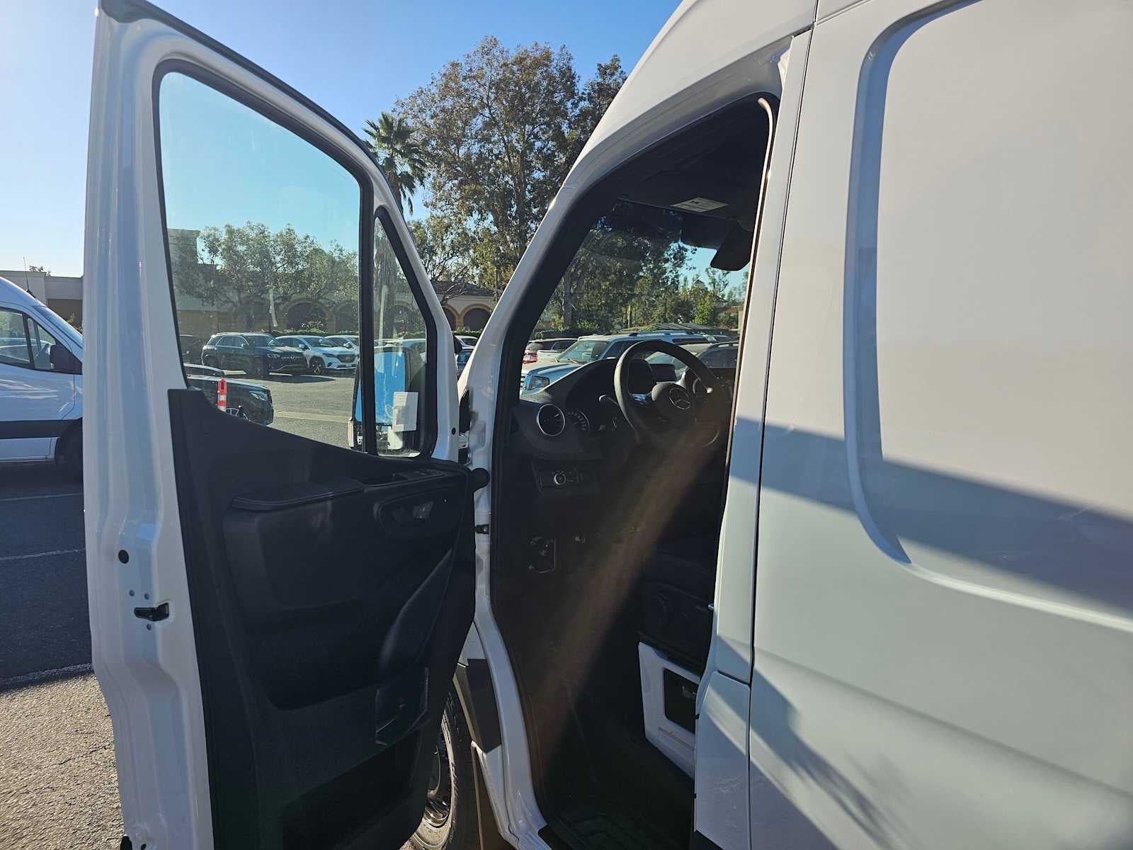 2026 Mercedes-Benz Sprinter Cargo 2500 High Roof I4 Diesel HO 170 RWD