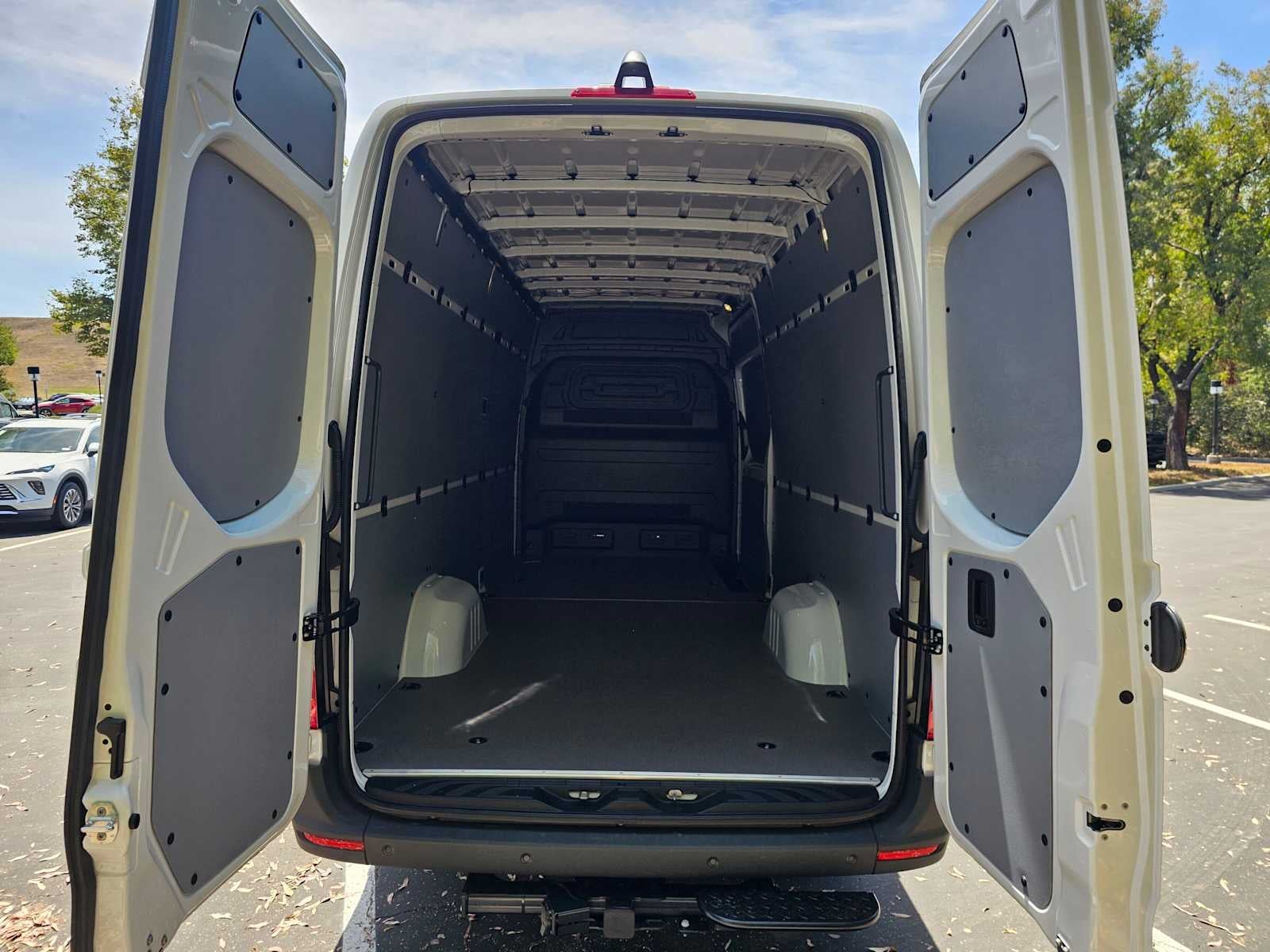 2026 Mercedes-Benz Sprinter Cargo 2500 High Roof I4 Diesel HO 170 RWD