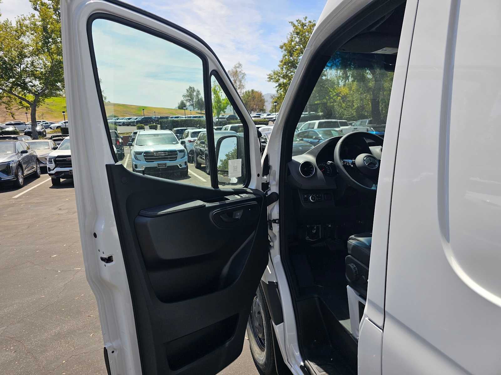 2026 Mercedes-Benz Sprinter Cargo 2500 High Roof I4 Diesel HO 170 RWD