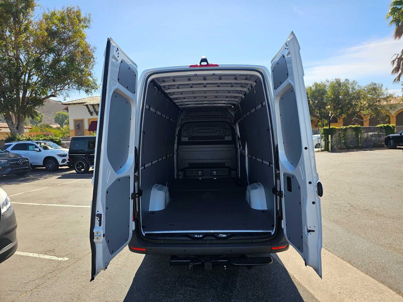 2026 Mercedes-Benz Sprinter Cargo 2500 High Roof I4 Diesel HO 170 RWD