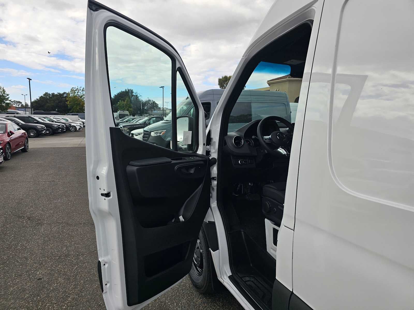 2026 Mercedes-Benz Sprinter Cargo 2500 High Roof I4 Diesel HO 170 Extended RWD