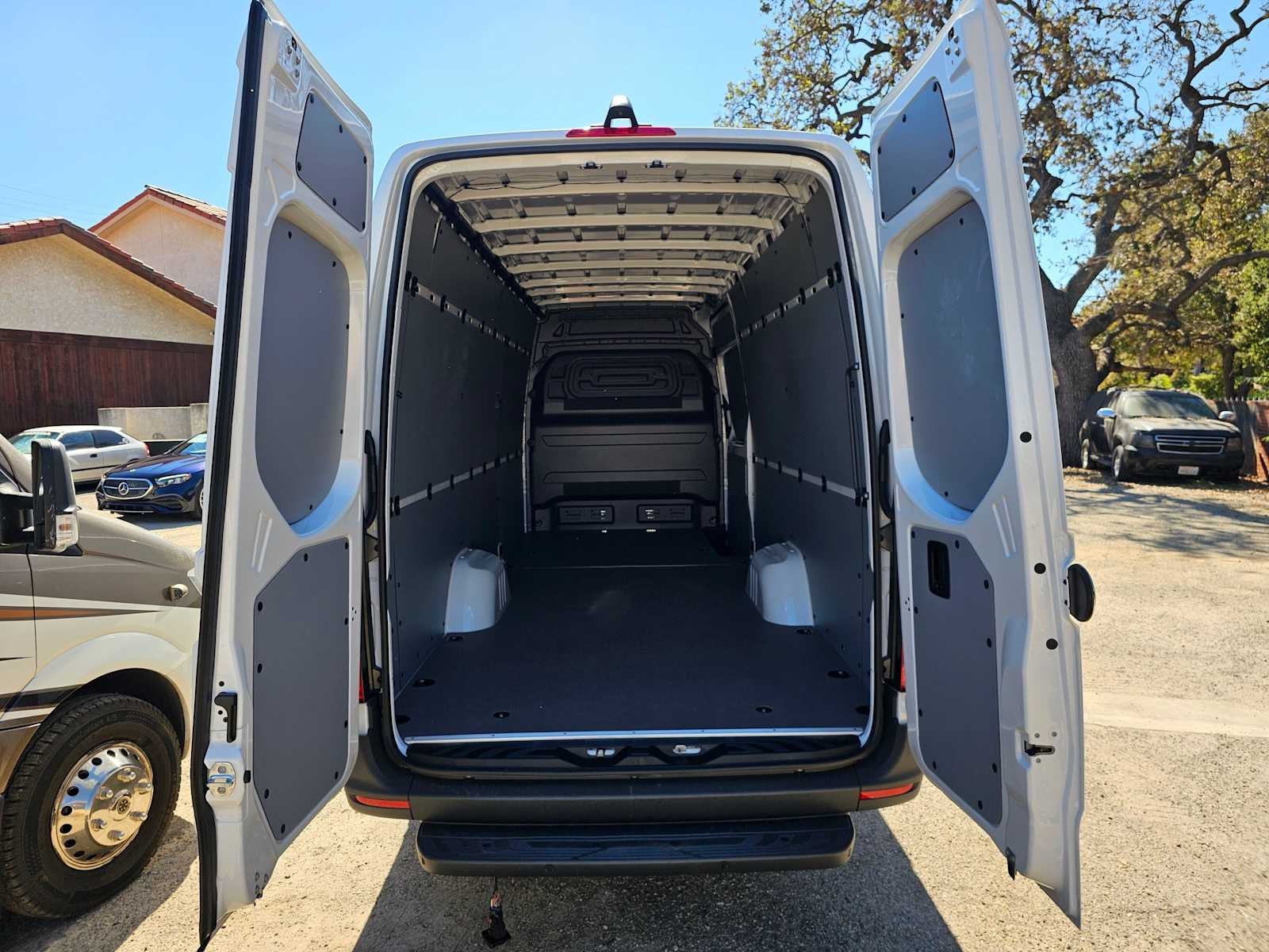 2026 Mercedes-Benz Sprinter Cargo 2500 High Roof I4 Diesel HO 170 Extended RWD