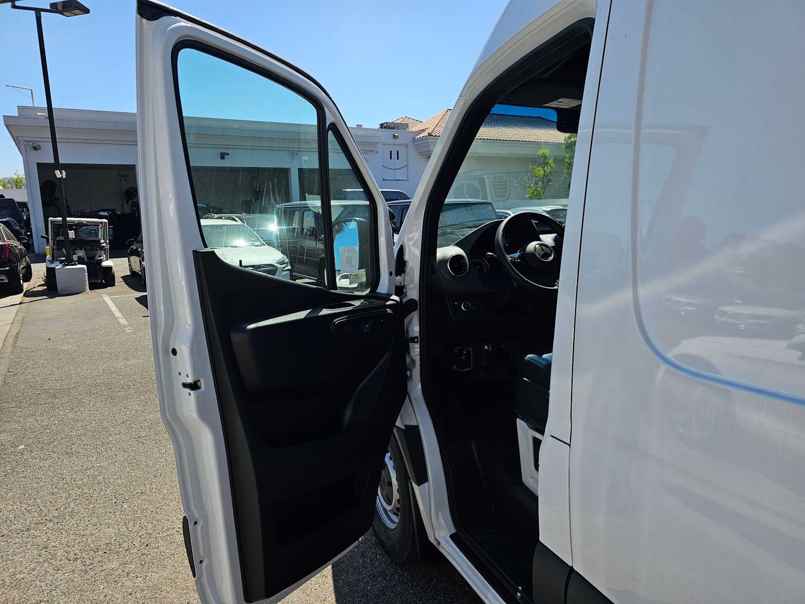 2025 Mercedes-Benz eSprinter Cargo Van 2500 High Roof HO 170 RWD