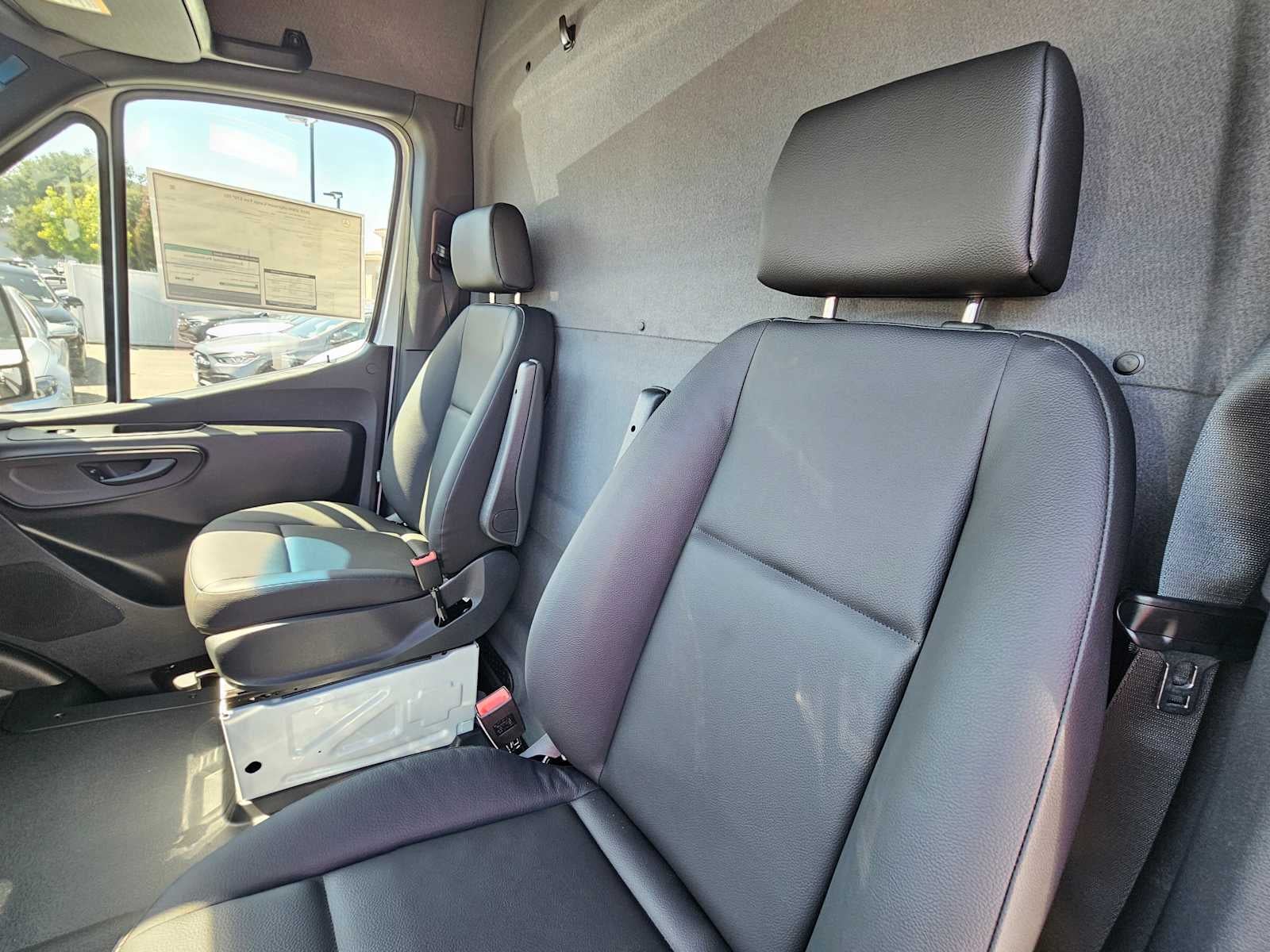 2025 Mercedes-Benz eSprinter Cargo Van 2500 High Roof HO 170 RWD
