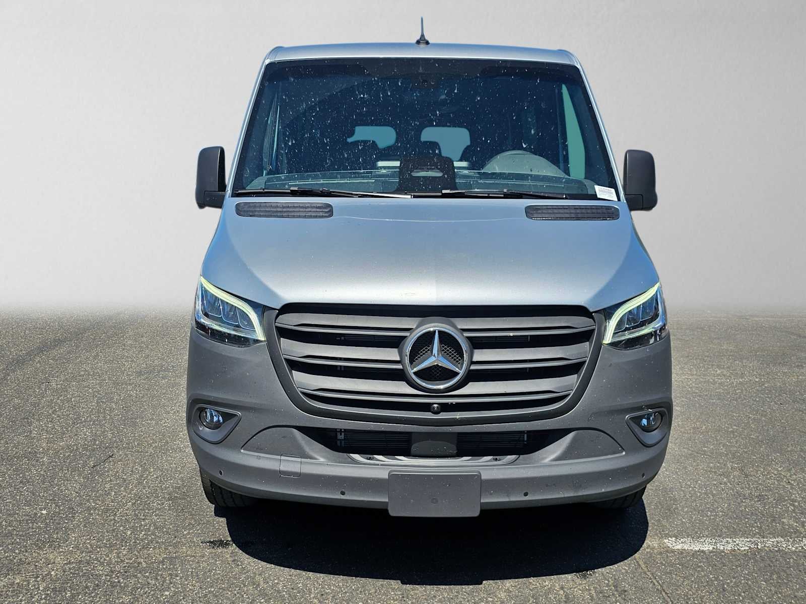 2026 Mercedes-Benz Sprinter Passenger 2500 Standard Roof I4 Diesel 144 RWD