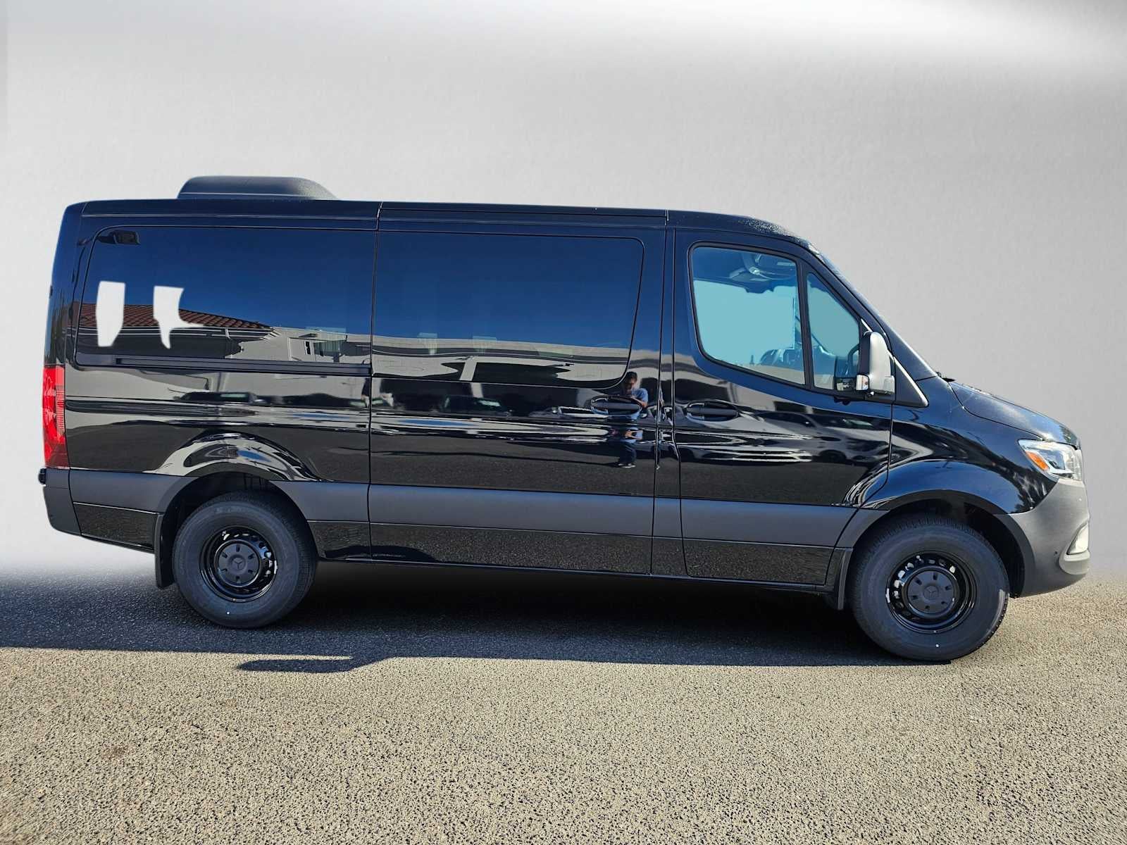 2026 Mercedes-Benz Sprinter Passenger 2500 Standard Roof I4 Diesel 144 RWD