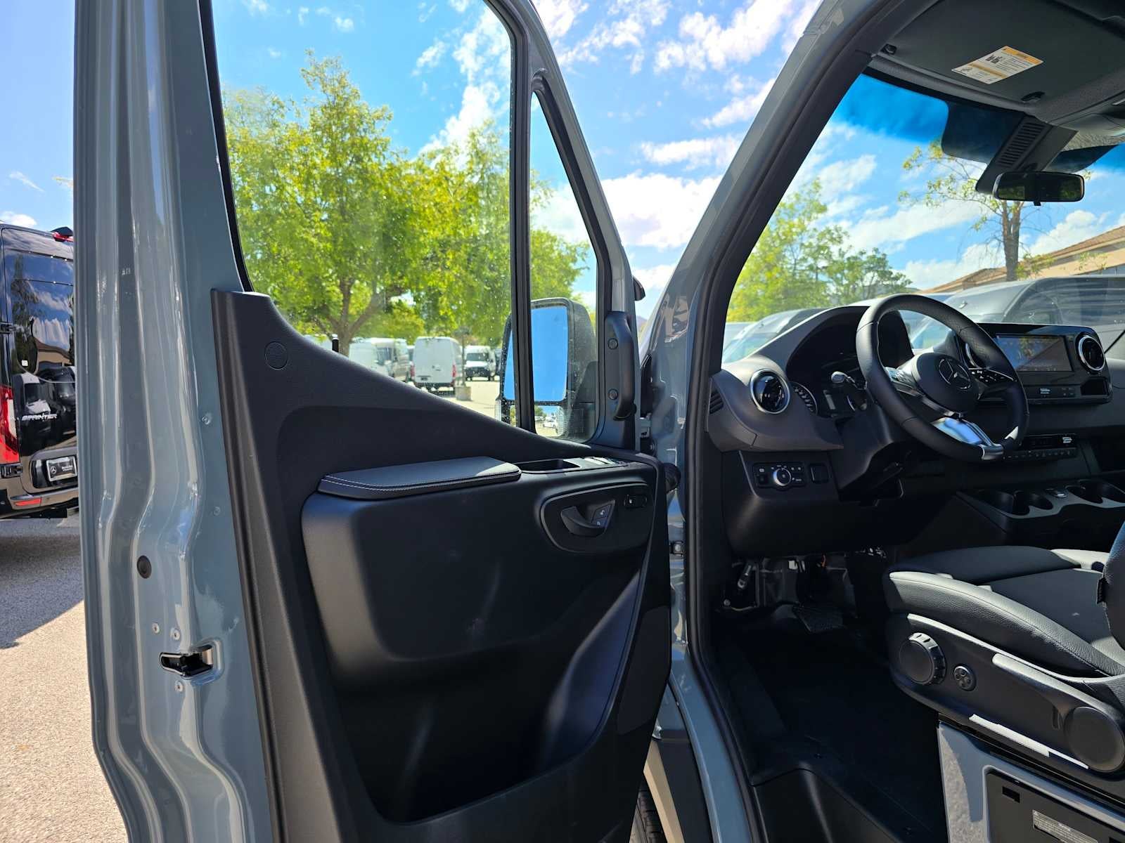 2025 Mercedes-Benz Sprinter Passenger Van 2500 Standard Roof I4 Diesel HO 144 RWD