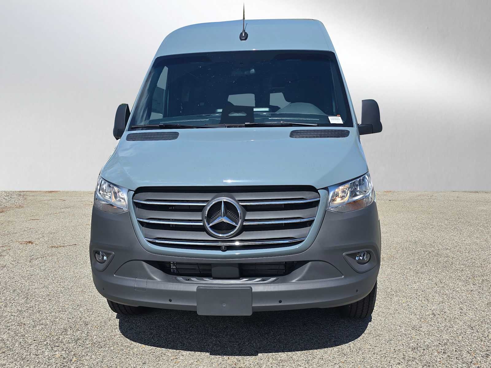 2025 Mercedes-Benz Sprinter Passenger Van 2500 Standard Roof I4 Diesel HO 144 RWD