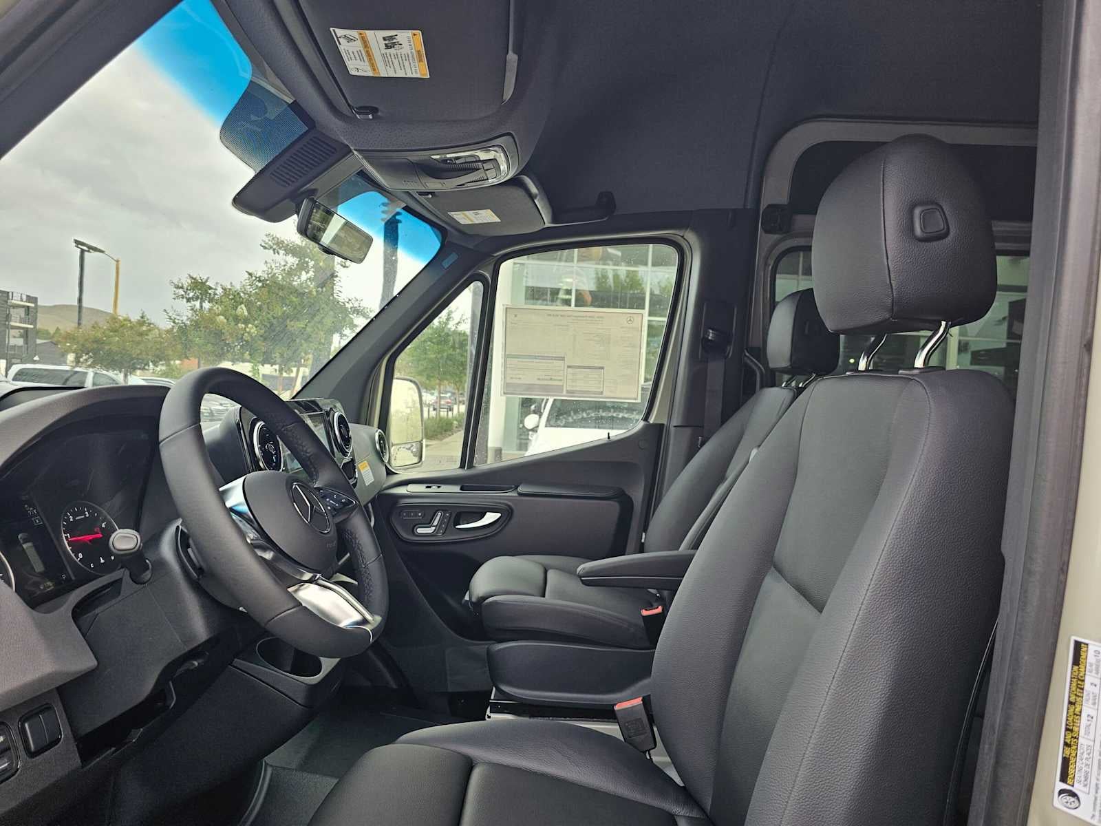 2026 Mercedes-Benz Sprinter Passenger 2500 Standard Roof I4 Diesel HO 144 RWD
