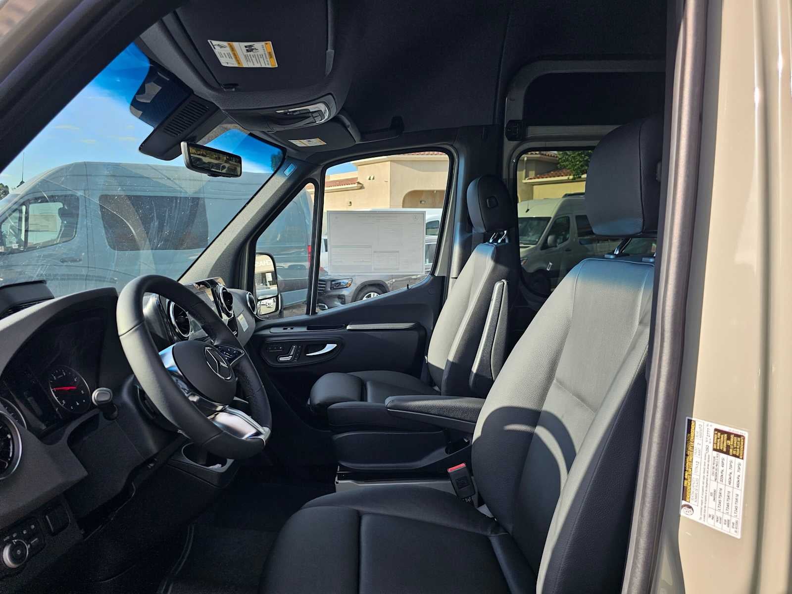 2026 Mercedes-Benz Sprinter Passenger 2500 Standard Roof I4 Diesel HO 144 RWD
