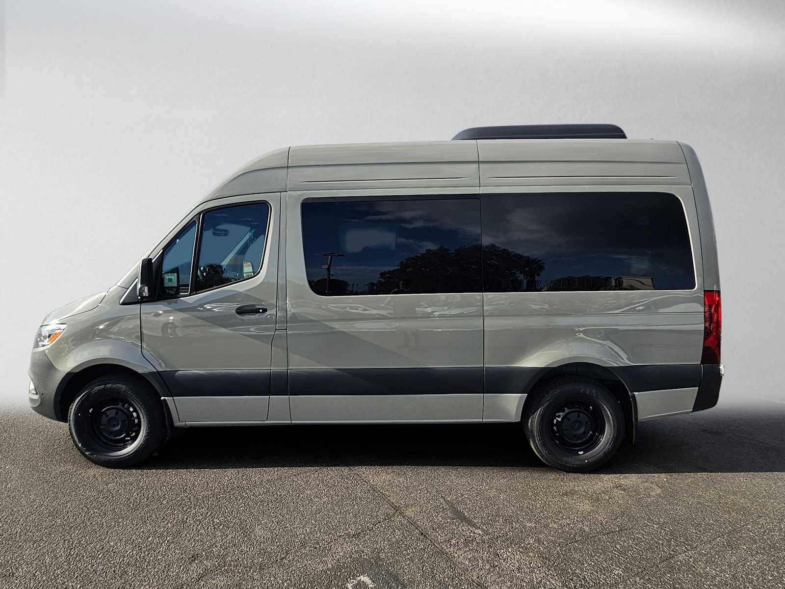 2026 Mercedes-Benz Sprinter Passenger 2500 Standard Roof I4 Diesel HO 144 RWD
