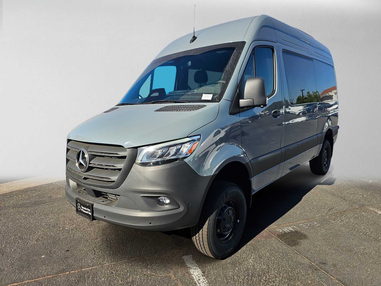 2026 Mercedes-Benz Sprinter Passenger 2500 Standard Roof I4 Diesel HO 144 AWD