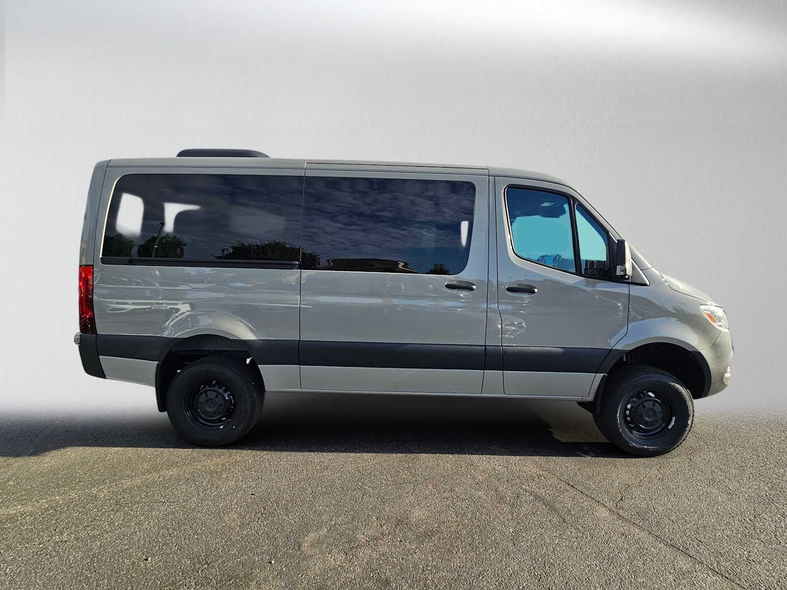 2026 Mercedes-Benz Sprinter Passenger 2500 Standard Roof I4 Diesel HO 144 AWD