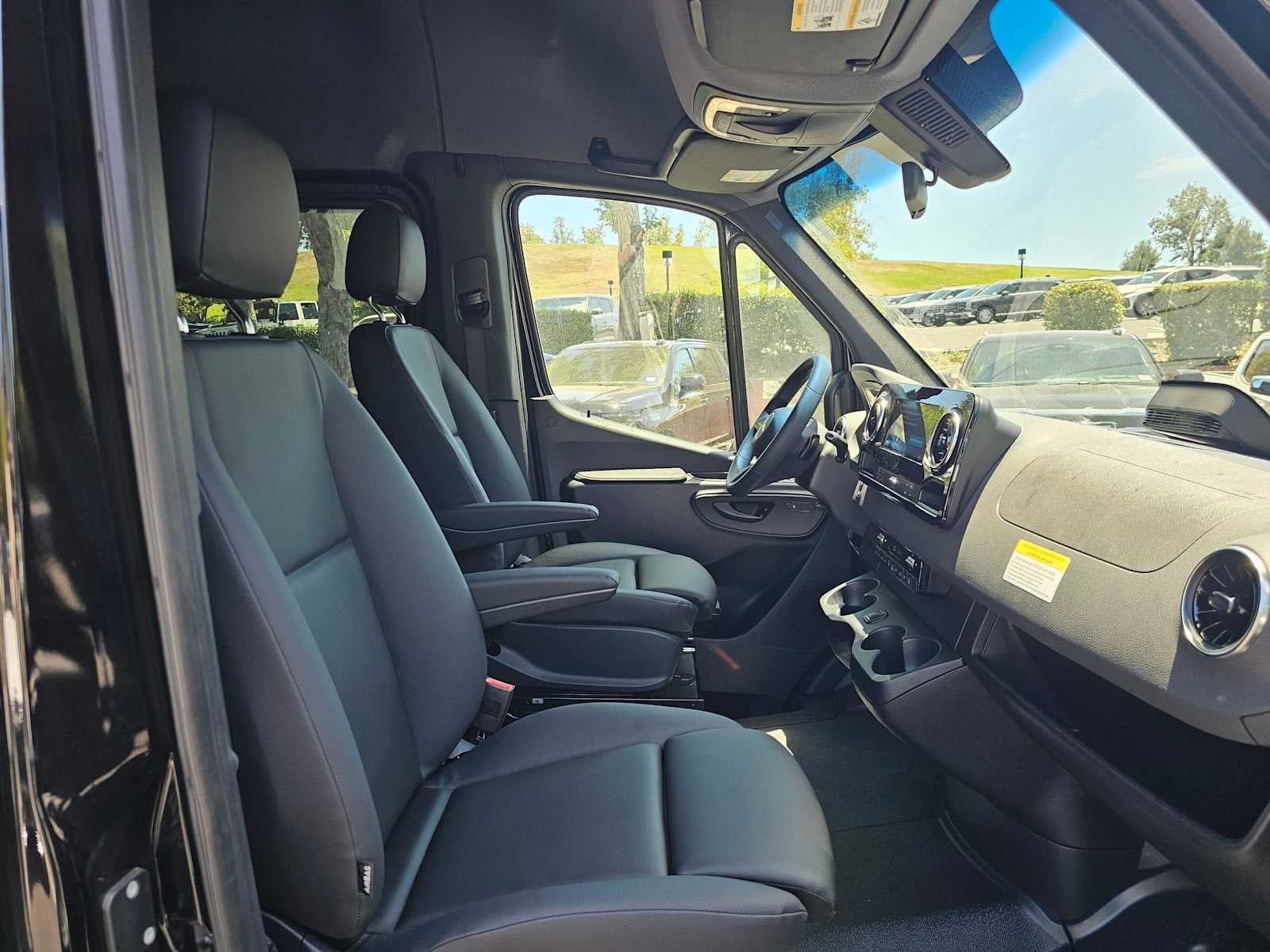 2026 Mercedes-Benz Sprinter Passenger Van 2500 High Roof I4 Diesel HO 170 RWD