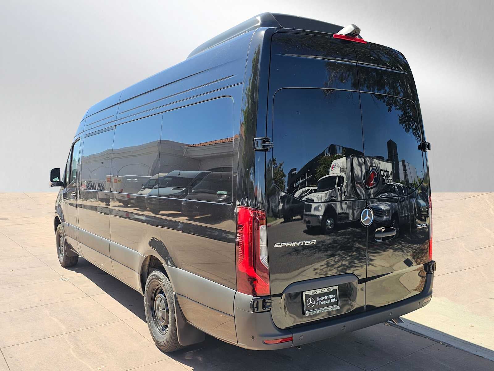 2026 Mercedes-Benz Sprinter Passenger Van 2500 High Roof I4 Diesel HO 170 RWD
