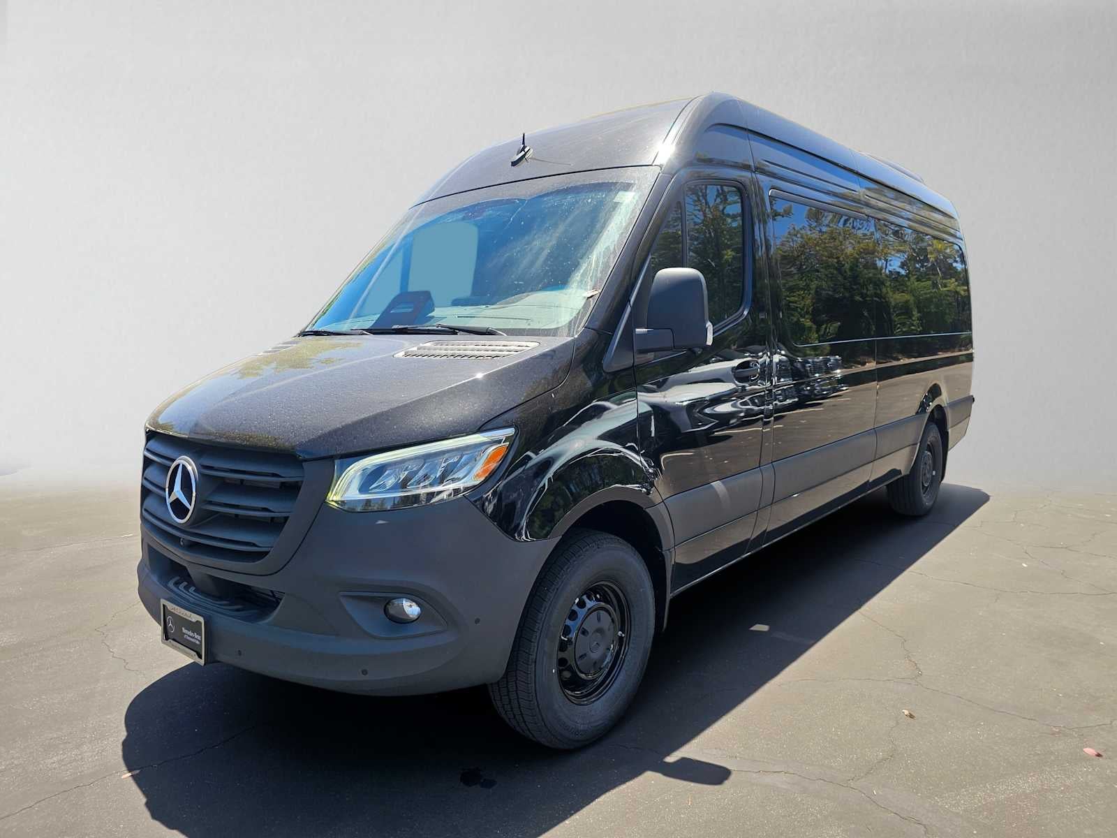 2026 Mercedes-Benz Sprinter Passenger Van 2500 High Roof I4 Diesel HO 170 RWD